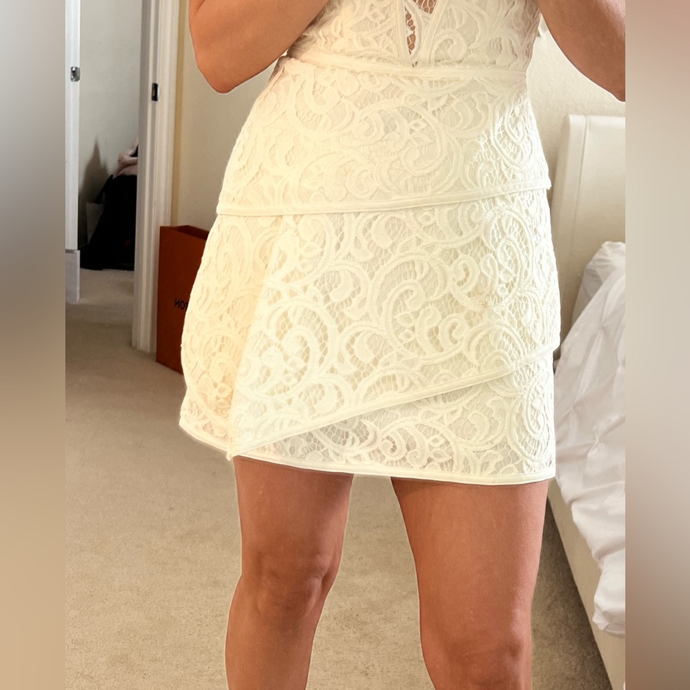 ๐ BcbgMaxAzria White Dress - Picture 7 of 9